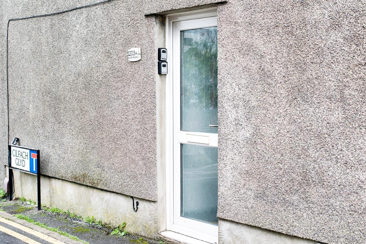 Walk To Swansea Stadium, 3 Rooms, Smart Tv'S エクステリア 写真